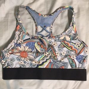 Victoria Sport Patterned Sports Bra